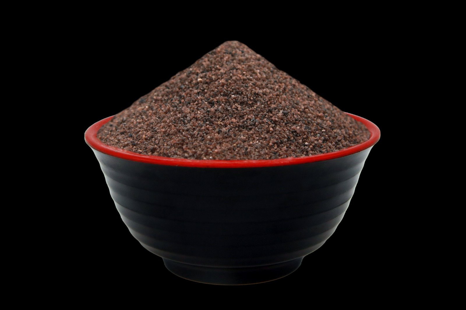 Black Salt – Fine Himalayan salt in a bowl