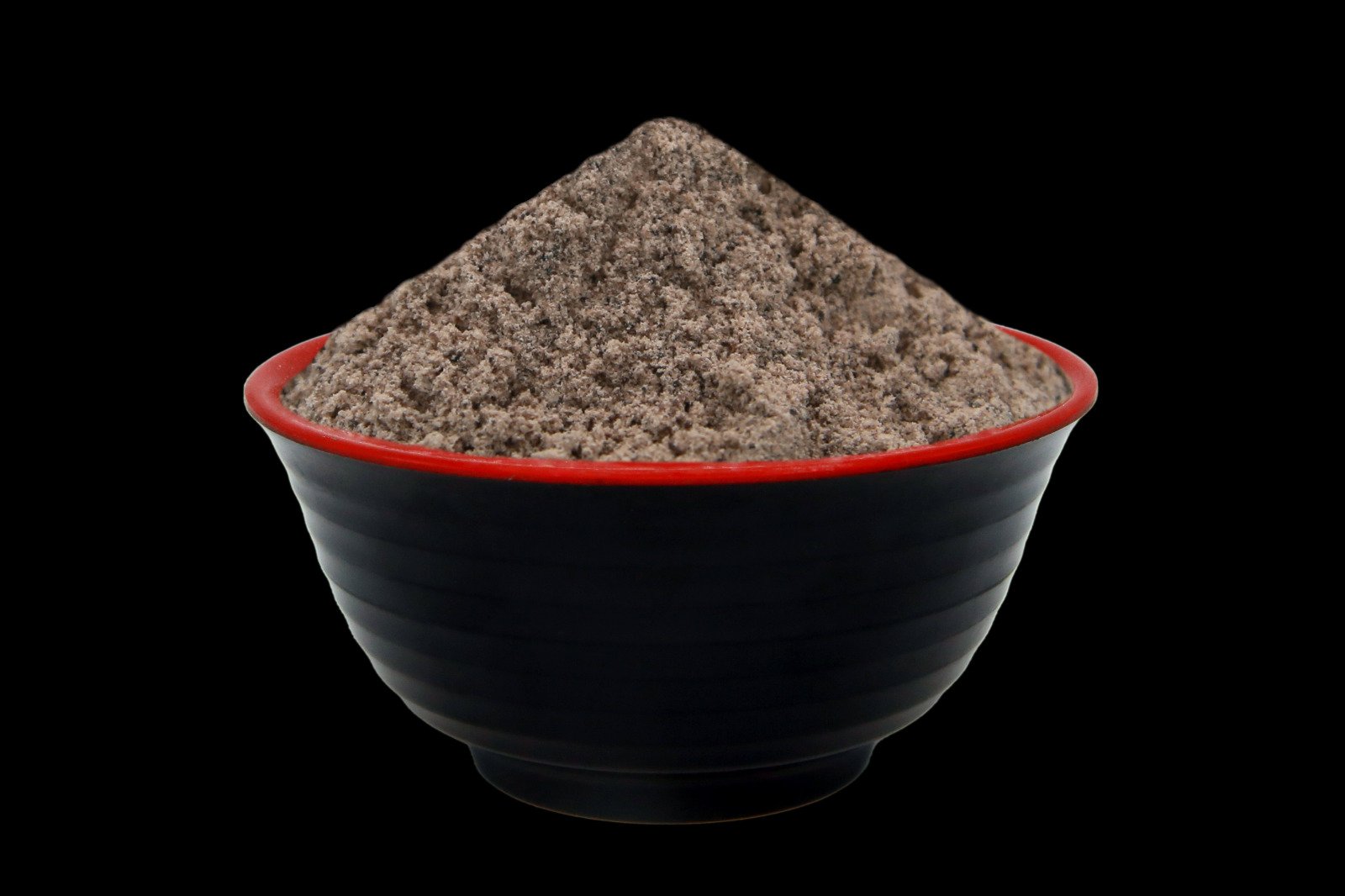 Black Salt – Flow Himalayan salt in a bowl