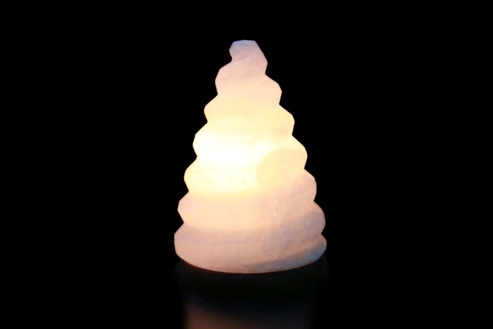 Spiral Pine Tree Lamp – White II